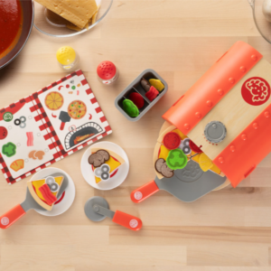 contents of pizza oven toy set